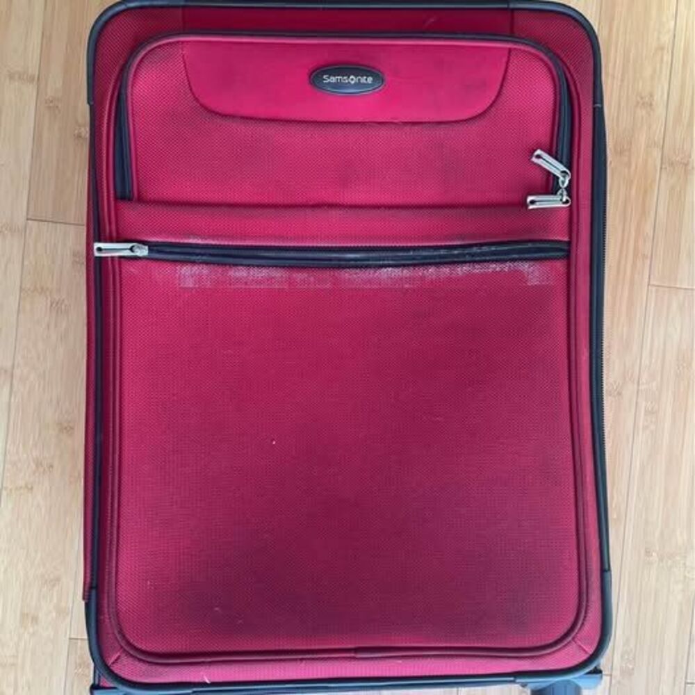 Samsonite spinner suitcase red